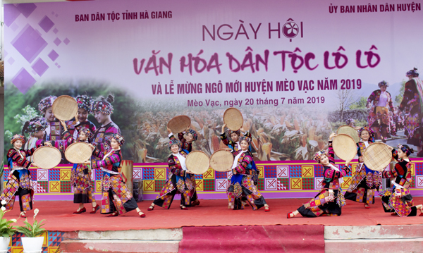 Mot_so_hinh_anh_trong_Ngay_hoi_van_hoa_dan_toc_Lo_Lo_va_Le_mung_ngo_moi_huyen_Meo_Vac_nam_2019