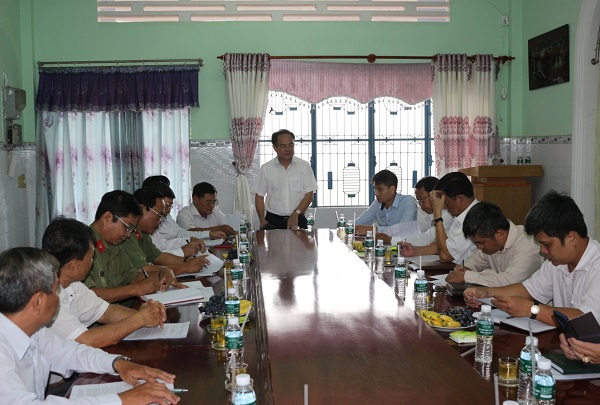 Doan_Ban_Ton_giao_Chinh_phu_tham_va_lam_viec_tai_Tay_Ninh