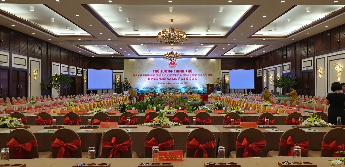 Hinh_anh_Cuoc_gap_mat_cua_Thu_tuong_Chinh_phu_voi_chuc_sac__chuc_viec_cac_ton_giao_co_dong_gop_tieu_bieu_trong_su_nghiep_xay_dung_va_bao_ve_To_quoc