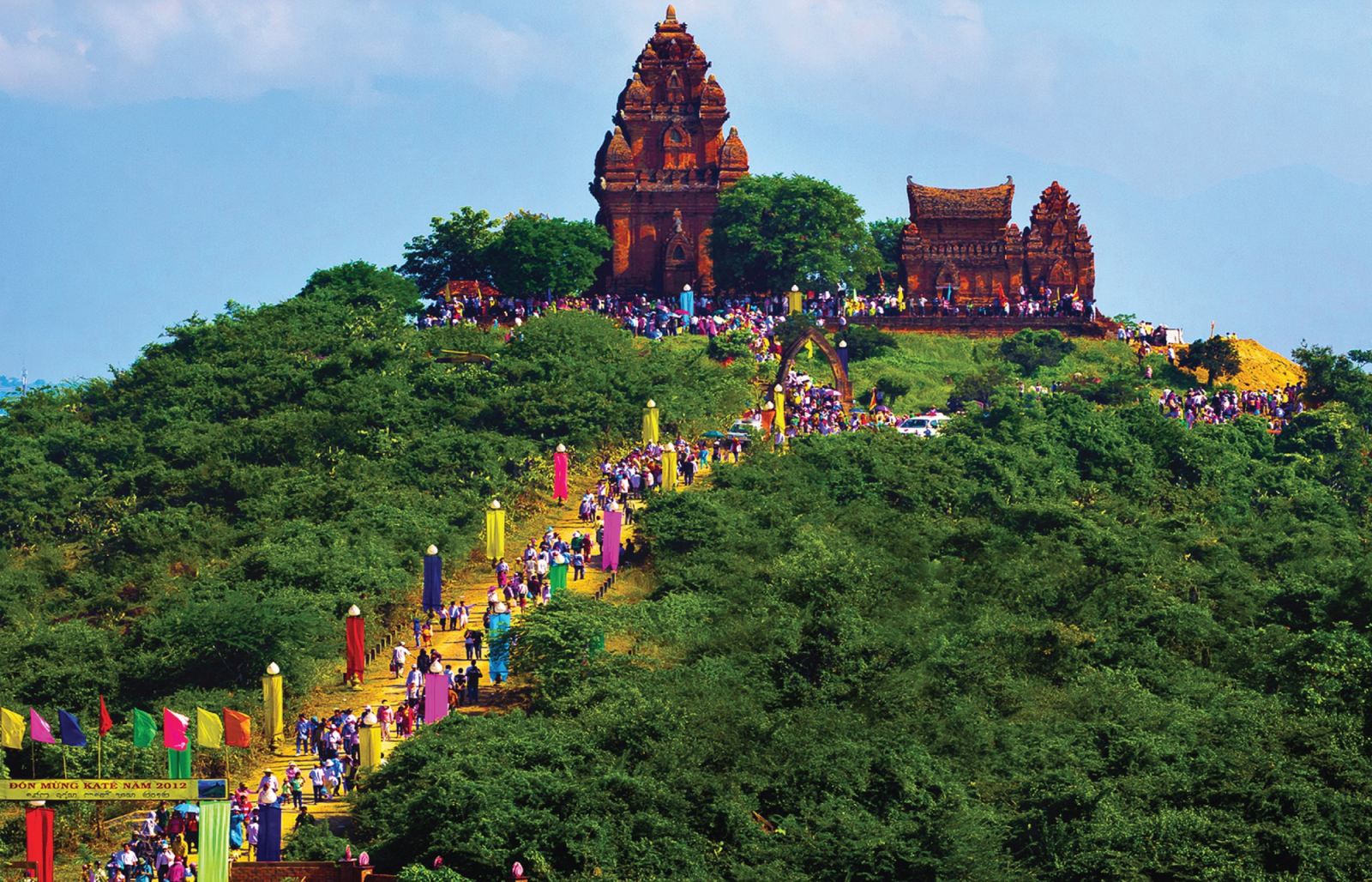 Trung_bay_hang_tram_hinh_anh__Viet_Nam_nhung_sac_mau_van_hoa_