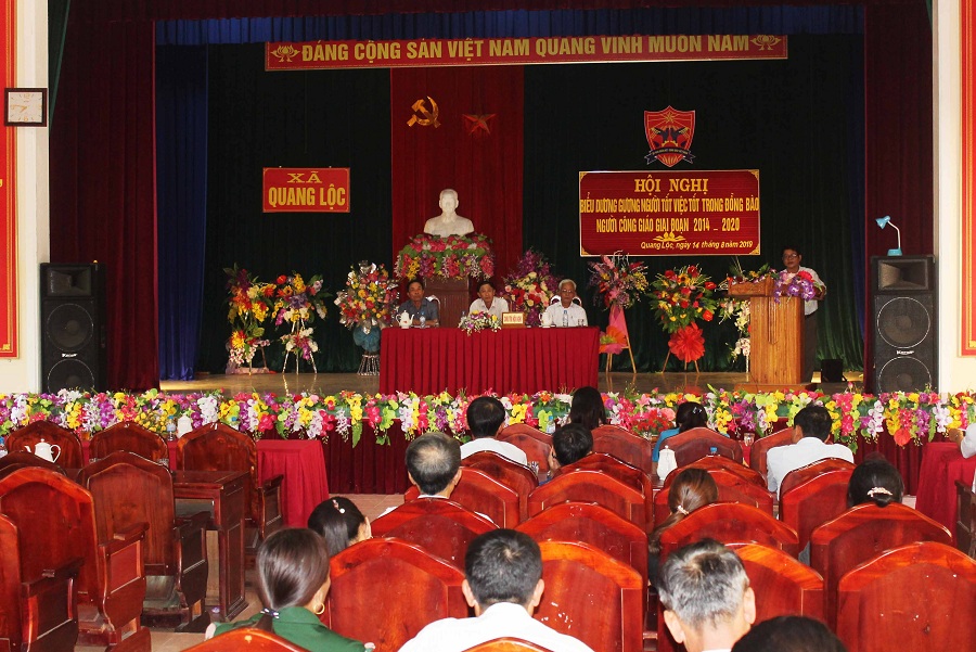 Xa__Quang_Loc_bie_u_duong_guong_nguo_i_to_t__vie_c_to_t_trong_do_ng_ba_o_Cong_gia_o