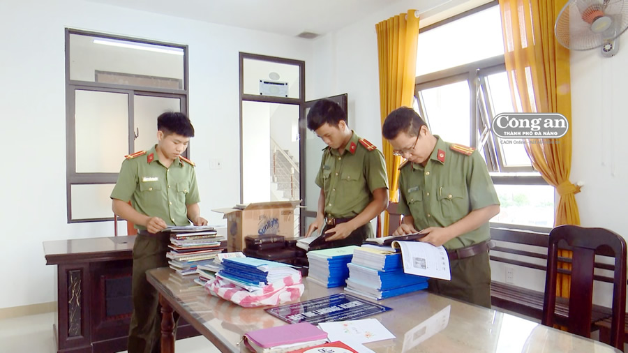 Nup_bong_trung_tam_ngoai_ngu_de_truyen_dao_trai_phep