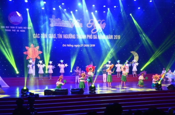 Lien_hoan_van_nghe_cac_ton_giao__tin_nguong_Da_Nang_2019