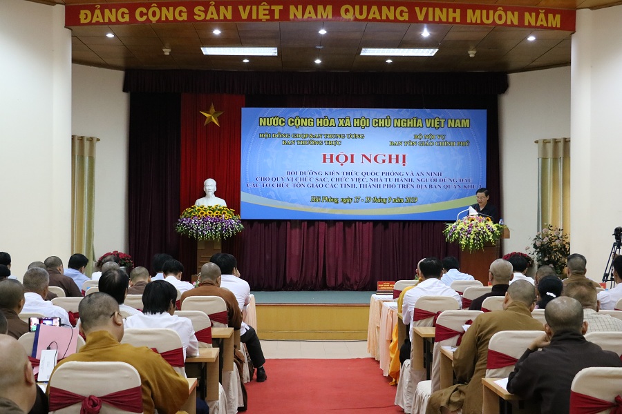 Boi_duong_kien_thuc_quoc_phong_va_an_ninh_cho_chuc_sac__chuc_viec__nha_tu_hanh_tren_dia_ban_Quan_khu_3