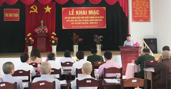 Binh_Thuan__Khai_giang_lop_boi_duong_kien_thuc_QPAN_cho_chuc_sac_ton_giao_2019