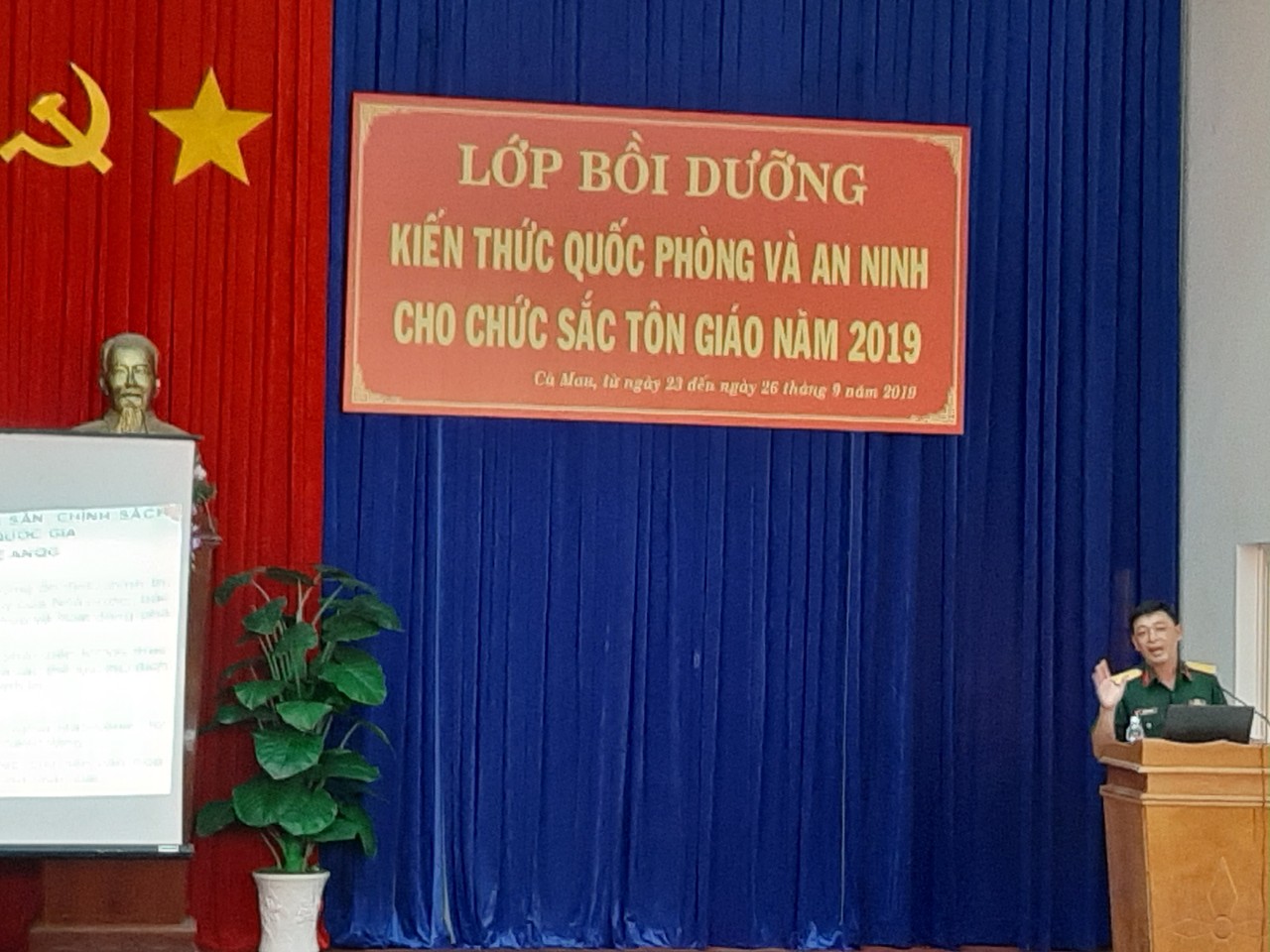 Ca_Mau_boi_duong_kien_thuc_quoc_phong___an_ninh_cho_chuc_sac__chuc_viec_cac_ton_giao