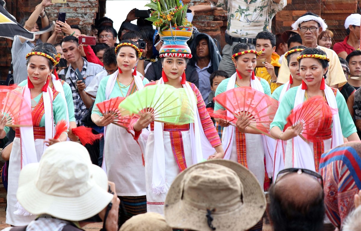 Tung_bung_Le_hoi_Kate_cua_dong_bao_Cham_o_Ninh_Thuan