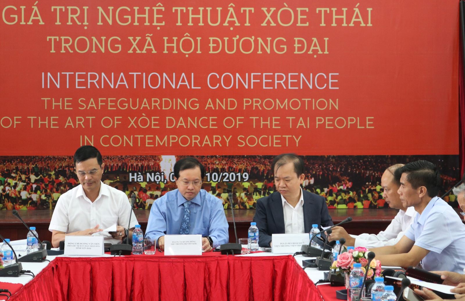 Hoi_thao_quoc_te_Bao_ve_va_phat_huy_gia_tri_Nghe_thuat_Xoe_Thai_trong_xa_hoi_duong_dai