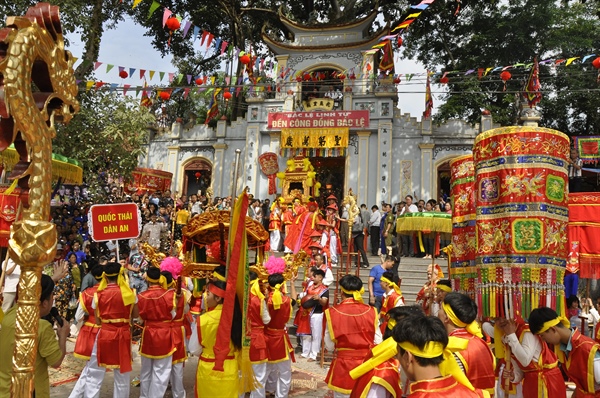 Le_hoi_truyen_thong_den_Cong_dong_Bac_Le_ton_vinh_Tin_nguong_tho_Mau_cua_nguoi_Viet
