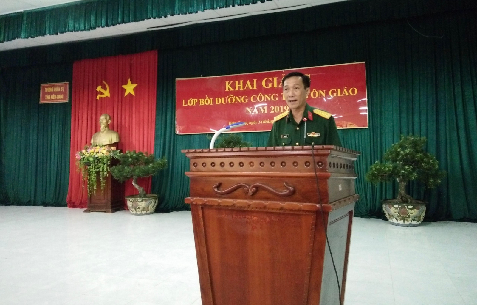 Khai_giang_lop_boi_duong_kien_thuc_ton_giao_cho_can_bo__chien_si_Bo_Chi_huy_Quan_su_va_Bo_Chi_huy_Bien_phong_tinh_Kien_Giang