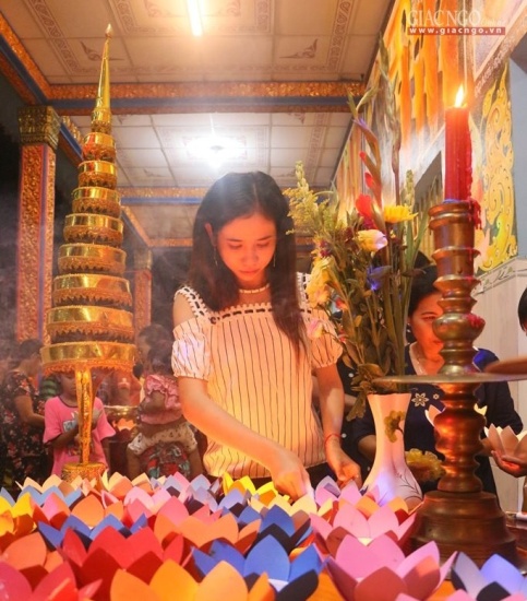 Soc_Trang__Dong_bao_Khmer_hoan_hi_to_chuc_le_Loi_Protip