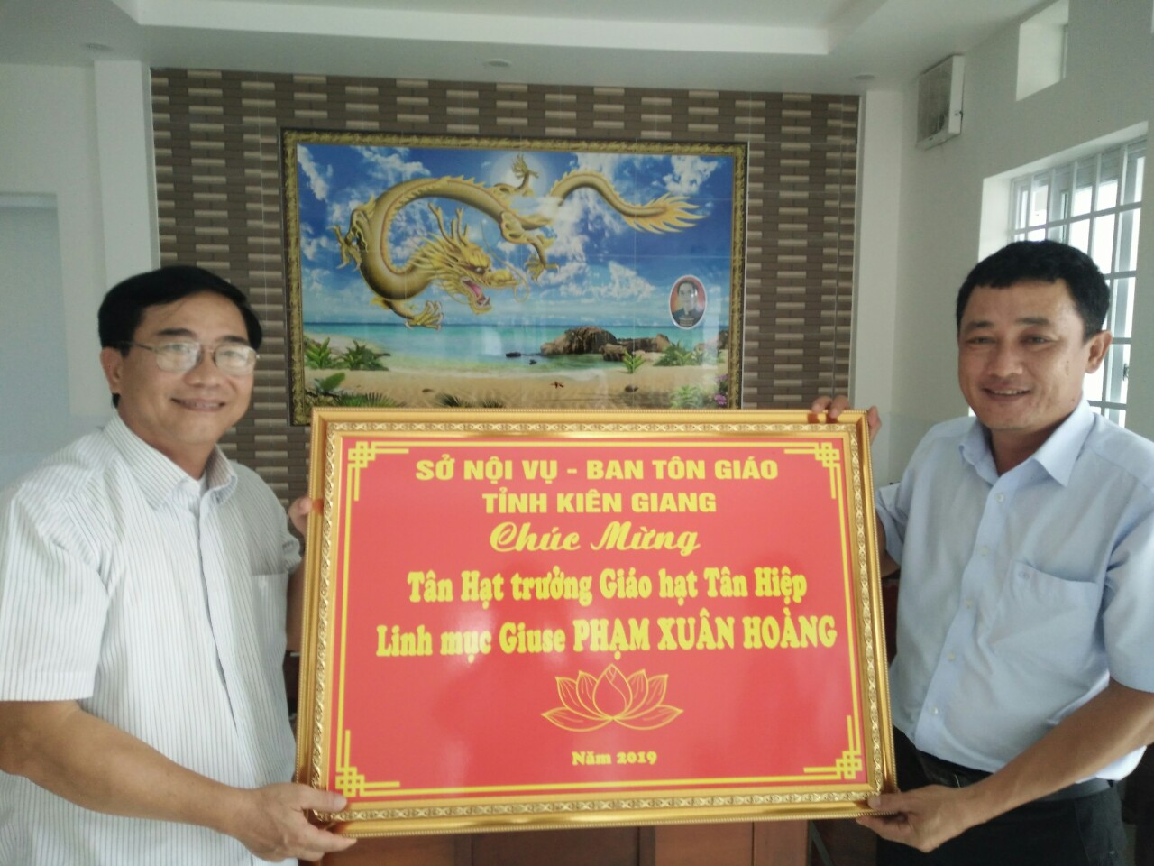 Ban_Ton_giao_tinh_Kien_Giang_chuc_mung_cac_Hat_truong_Cong_giao_nhan_quyet_dinh_bo_nhiem