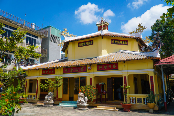 Chua_Mot_Cot_hon_tram_tuoi_o_Bien_Hoa__Dong_Nai