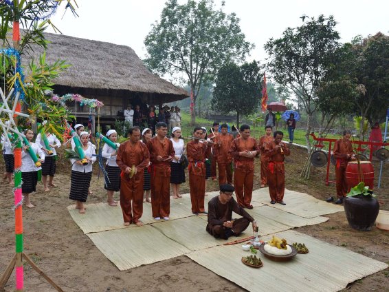 Nghi_le_nghe_nong_cua_dong_bao_Tho