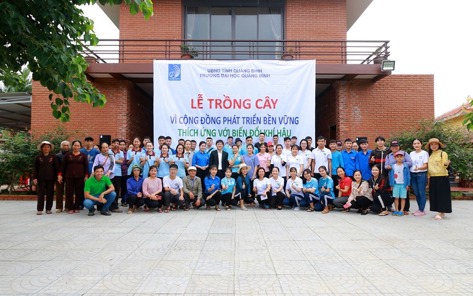 Quang_Binh__Chua_Quang_Xa_trong_cay_bao_ve_moi_truong