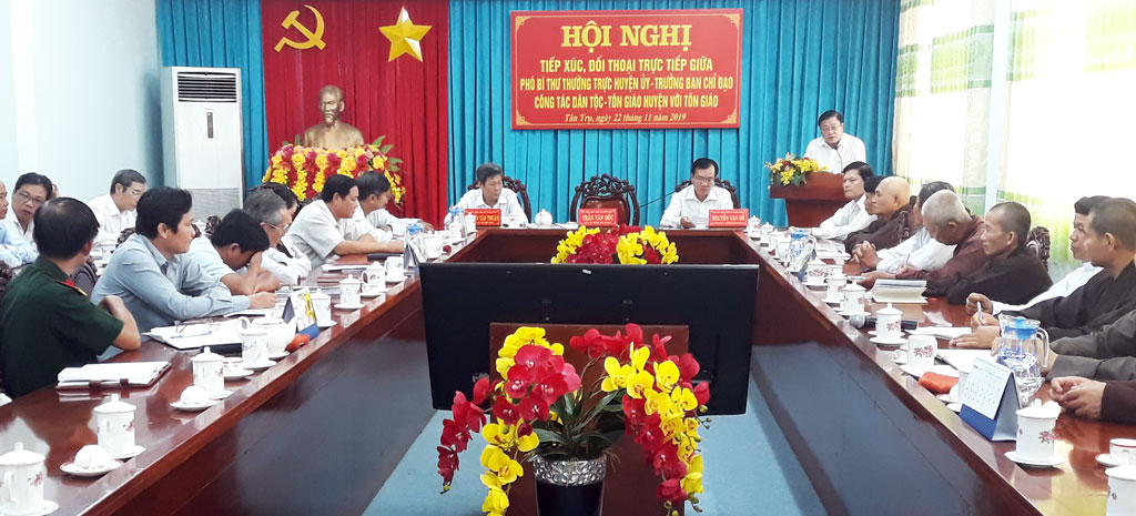 Tan_Tru__Long_An_to_chuc_doi_thoai_voi_cac_chuc_sac_ton_giao