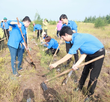 Cong_tac_doan_ket__tap_hop_thanh_nien_vung_co_dong_dong_bao_Cong_giao