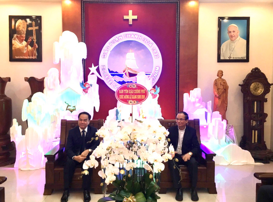Truong_ban_Ban_Ton_giao_Chinh_phu_chuc_mung_Giang_sinh_Giao_phan_Thanh_Hoa