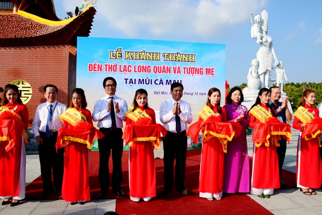 Khanh_thanh_cong_trinh_tuong_Me_va_Den_tho_Lac_Long_Quan_tai_Ca_Mau