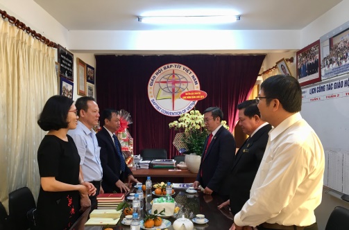 Ban_Ton_giao_Chinh_phu_chuc_mung_Giao_hoi_Bap_tit_Viet_Nam__Hoi_thanh_Tin_Lanh_Truong_lao_Viet_Nam_nhan_dip_le_Giang_sinh_2019