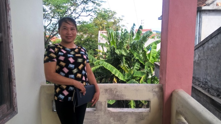 Mot_gia_dinh_giao_dan_vuot_kho_lam_giau