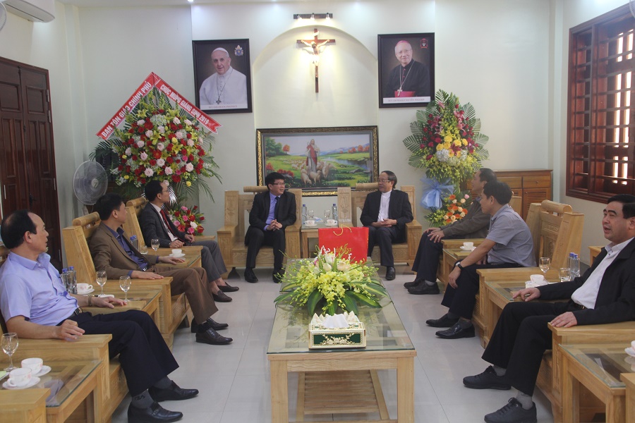 Ban_Ton_giao_Chinh_phu_chuc_mung_Le_Noel_Giao_phan_Ha_Tinh__Giao_xu_Tri_Buu_va_Trung_tam_hanh_huong_Duc_Me_La_Vang