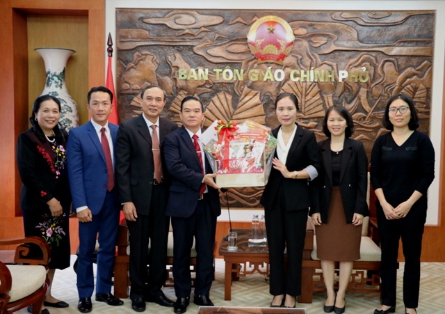 Cac_to_chuc_ton_giao_tham_va_chuc_Tet_Ban_Ton_giao_Chinh_phu