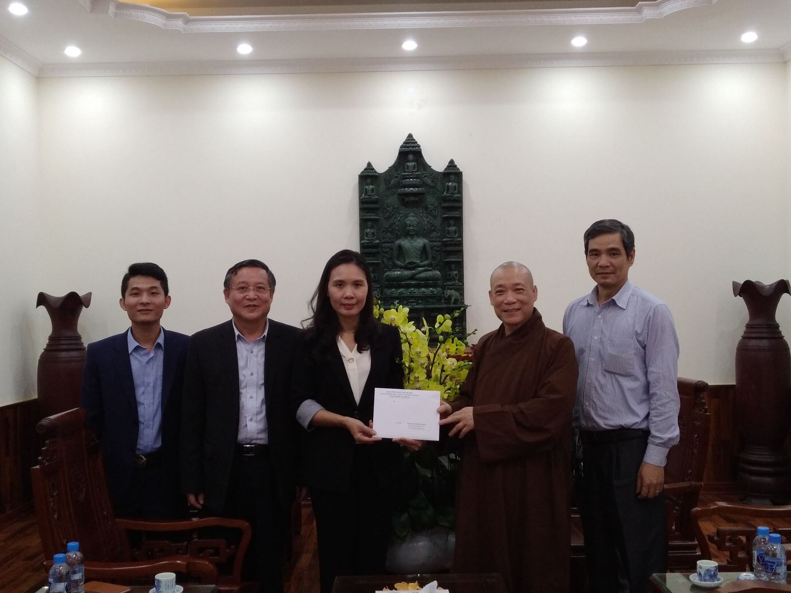 Lanh_dao_Ban_Ton_giao_Chinh_phu_tham_chuc_sac_Phat_giao_nhan_dip_Tet_Canh_Ty_2020
