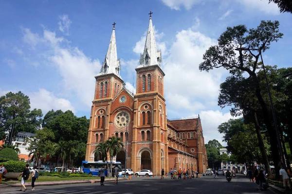 Toa_Tong_giam_muc_TP__Ho_Chi_Minh_tam_dung_cac_lop_giao_ly_de_phong_dich_Covid_19