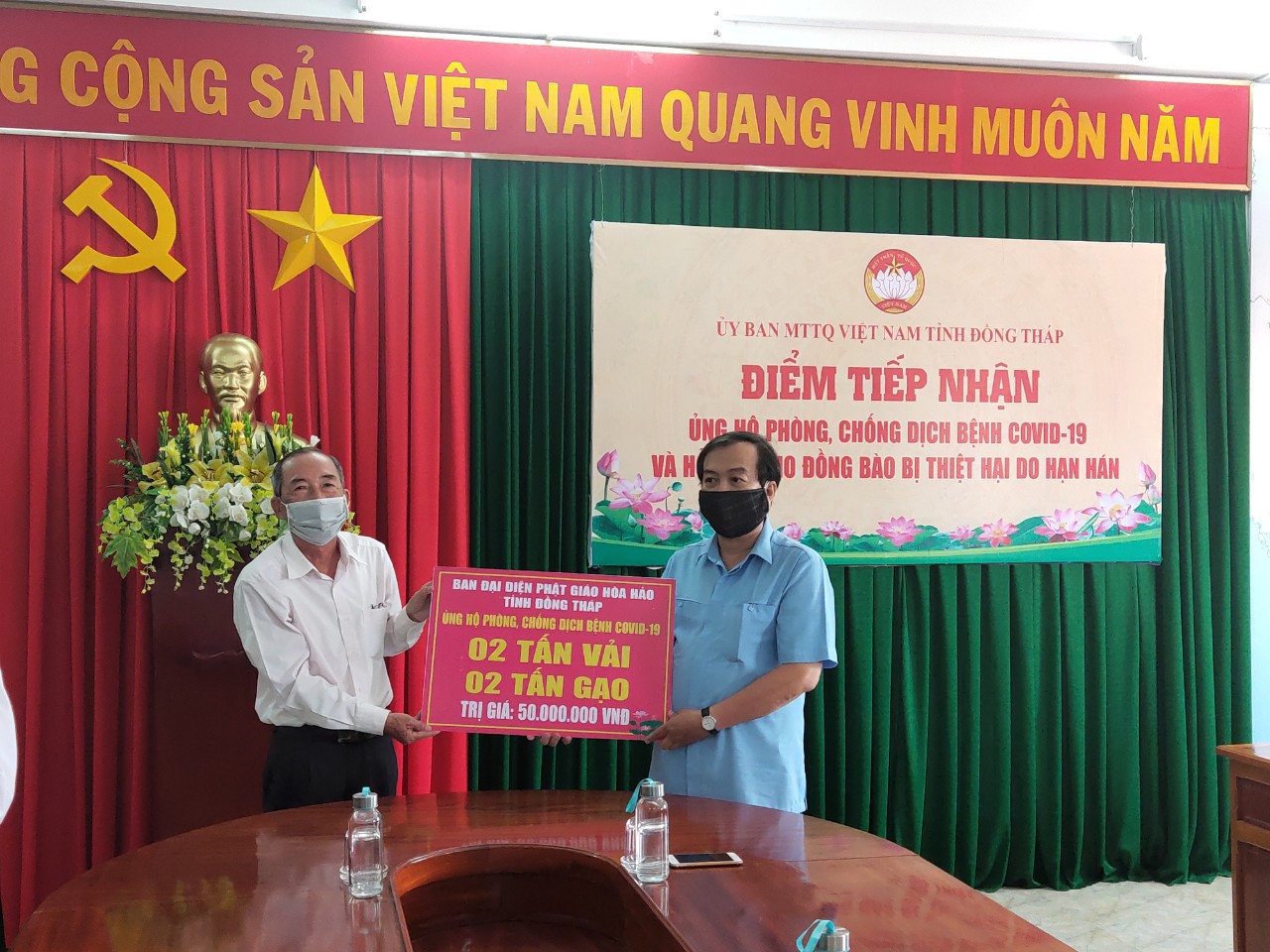 Dong_Thap__Phat_Giao_Hoa_Hao_gop_suc_phong__chong_dich_benh_Covid_19
