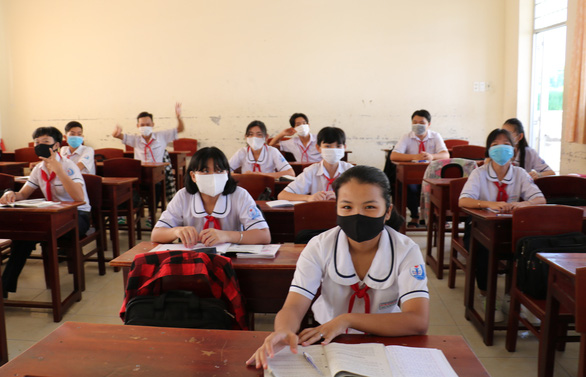 Hoc_sinh_tai_Thai_Binh__Ca_Mau_tro_lai_truong_hoc