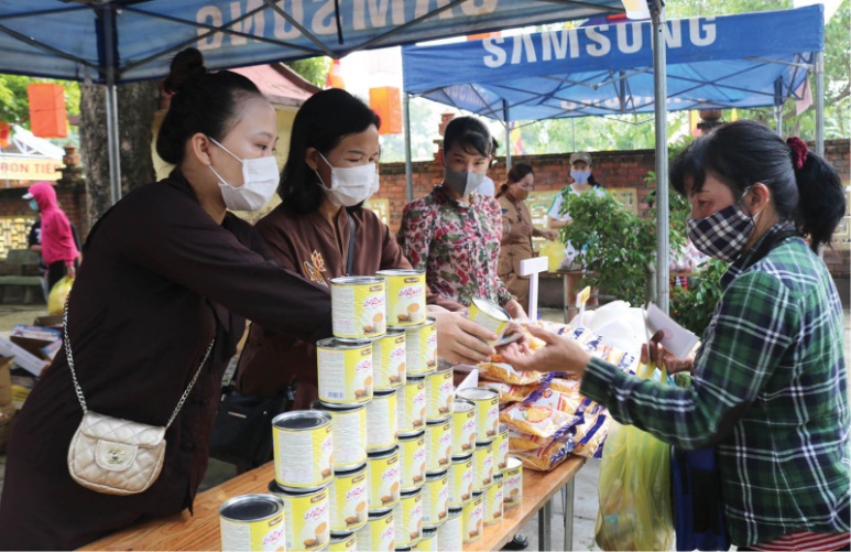 Mua_Phat_dan_lan_toa_yeu_thuong