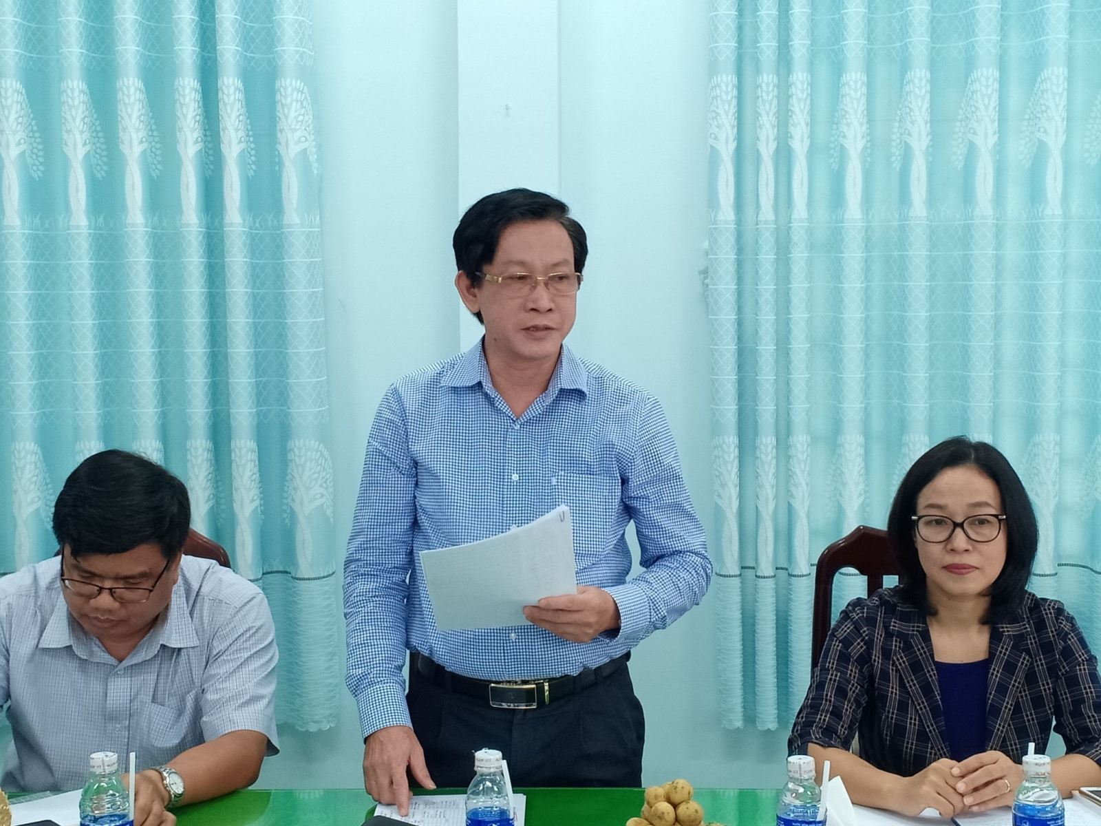 Pho_Truong_ban_Nguyen_Anh_Chuc_lam_viec_voi_Ban_Tri_su_Trung_uong_Giao_hoi_Phat_giao_Hoa_Hao