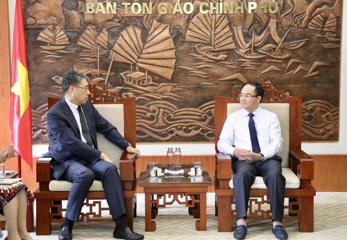 Truong_ban_Vu_Chien_Thang_tiep_doan_Tin_Lanh_Han_Quoc