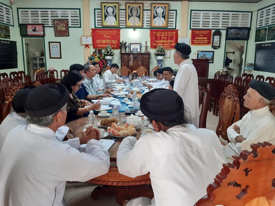 Ban_Ton_giao_Chinh_phu_lam_viec_voi_Ban_Thuong_truc_Hoi_thanh_Cao_Dai_Tien_Thien