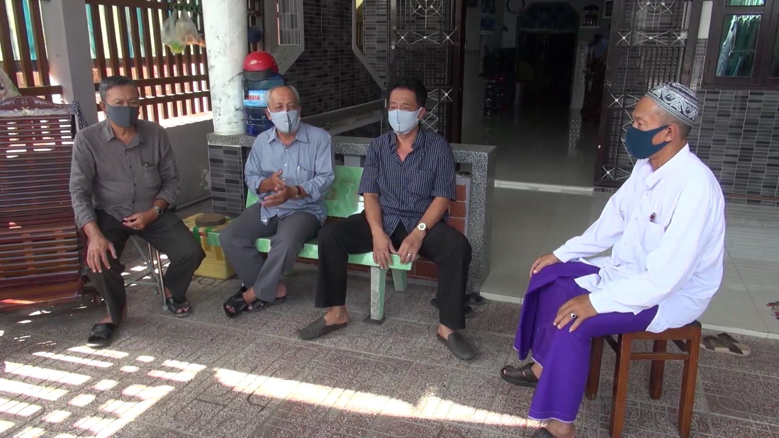 Dong_bao_Cham_Chau_Phong_nang_cao_nhan_thuc_phong_chong_dich_benh_Covid_19