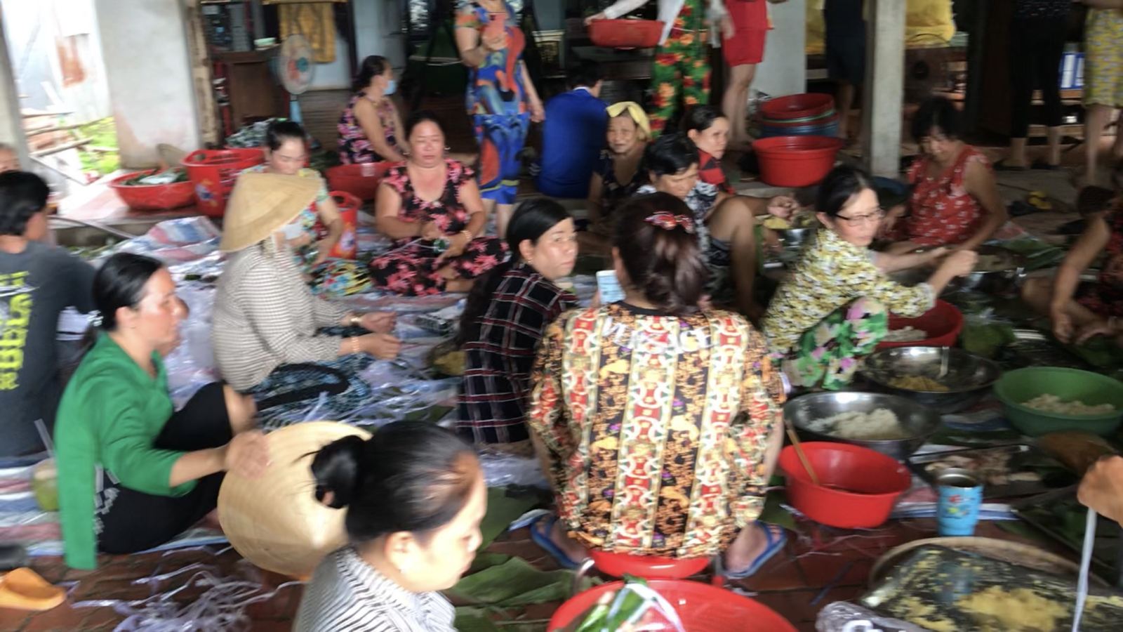 Dong_Thap__Ho_tro_thuc_pham_cho_dong_bao_Mien_Trung