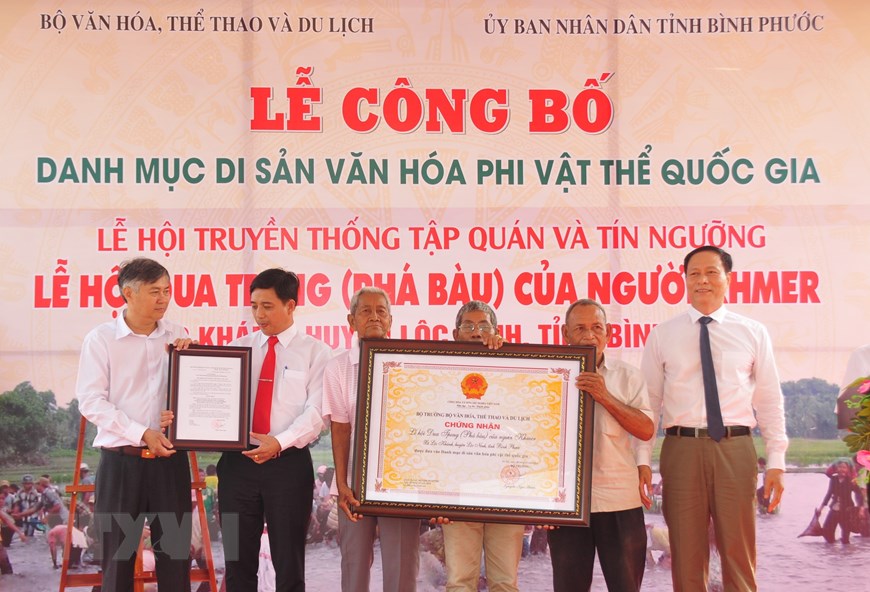 le-hoi-pha-bau-tro-thanh-di-san-van-hoa-phi-vat-the-quoc-gia
