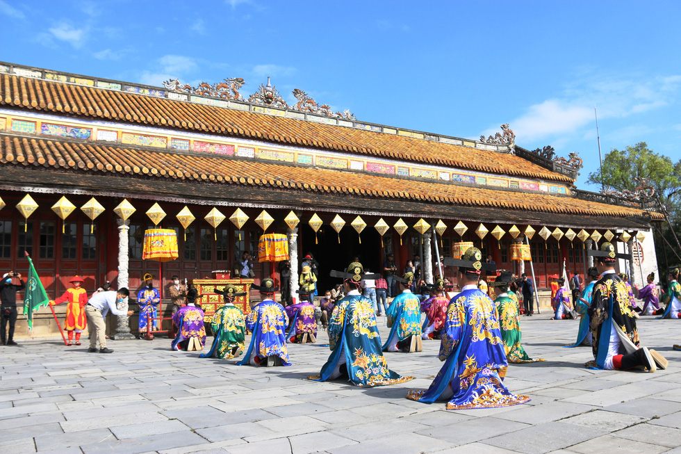 tai-hien-buoi-thiet-trieu-dau-nam-trong-hoang-cung-hue