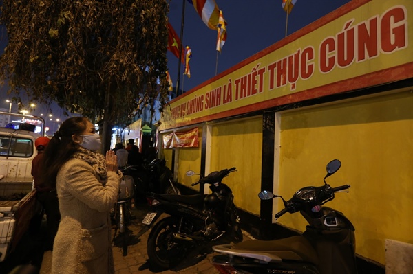khoang-lang-can-thiet-de-chan-chinh-lai-van-hoa-di-le-cua-nguoi-dan