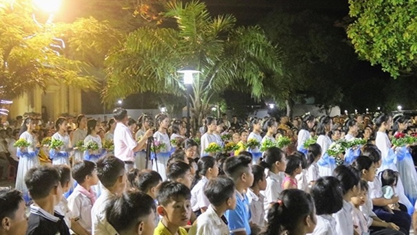 chuc-sac-ton-giao-cang-phai-guong-mau-trong-phong-chong-covid-19