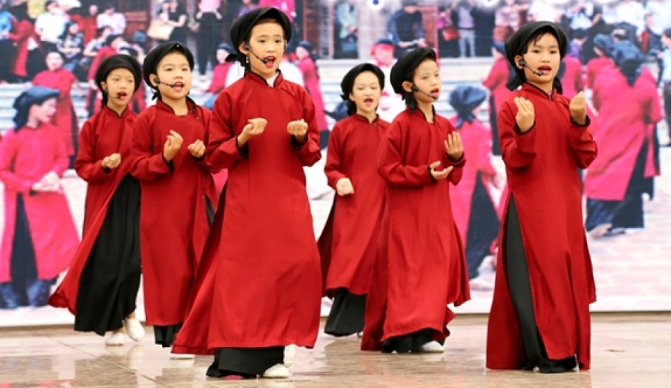 ve-dat-to-nghe-dieu-xoan-lang-co