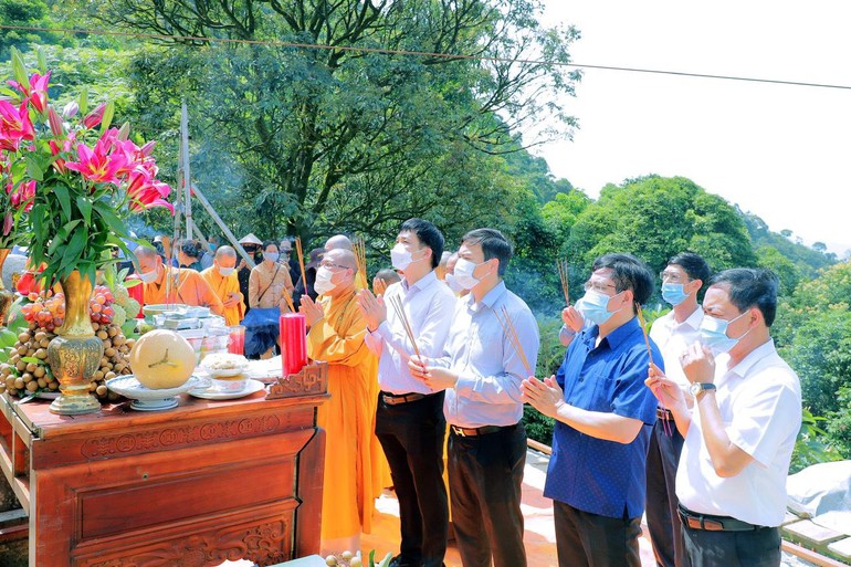 le-thuong-luong-chua-thuong-am-ngoa-van