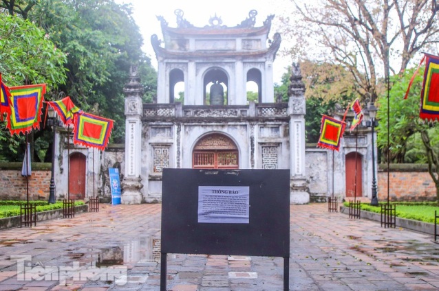 di-tich-den-chua-o-ha-noi-lai-cua-dong-then-cai-vi-covid-19