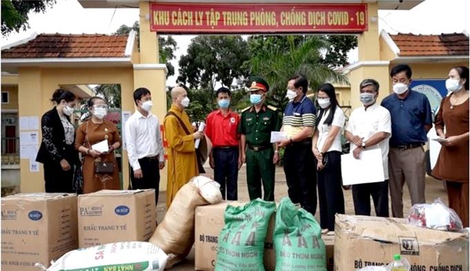 chia-se-yeu-thuong-voi-tuyen-dau-chong-dich-covid-19