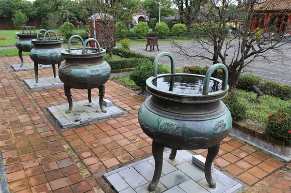 hoan-thanh-ho-so-di-san-tu-lieu-the-gioi-cho-bao-vat-quoc-gia-cuu-dinh