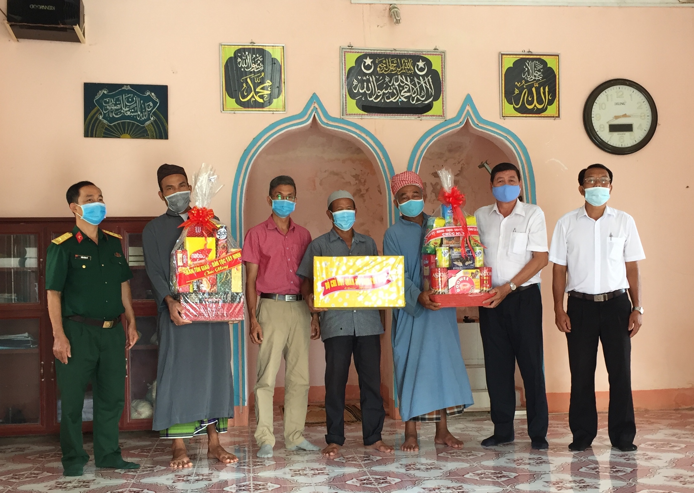 lanh-dao-tinh-tay-ninh-chuc-mung-ket-thuc-thang-ramadan-nam-2021