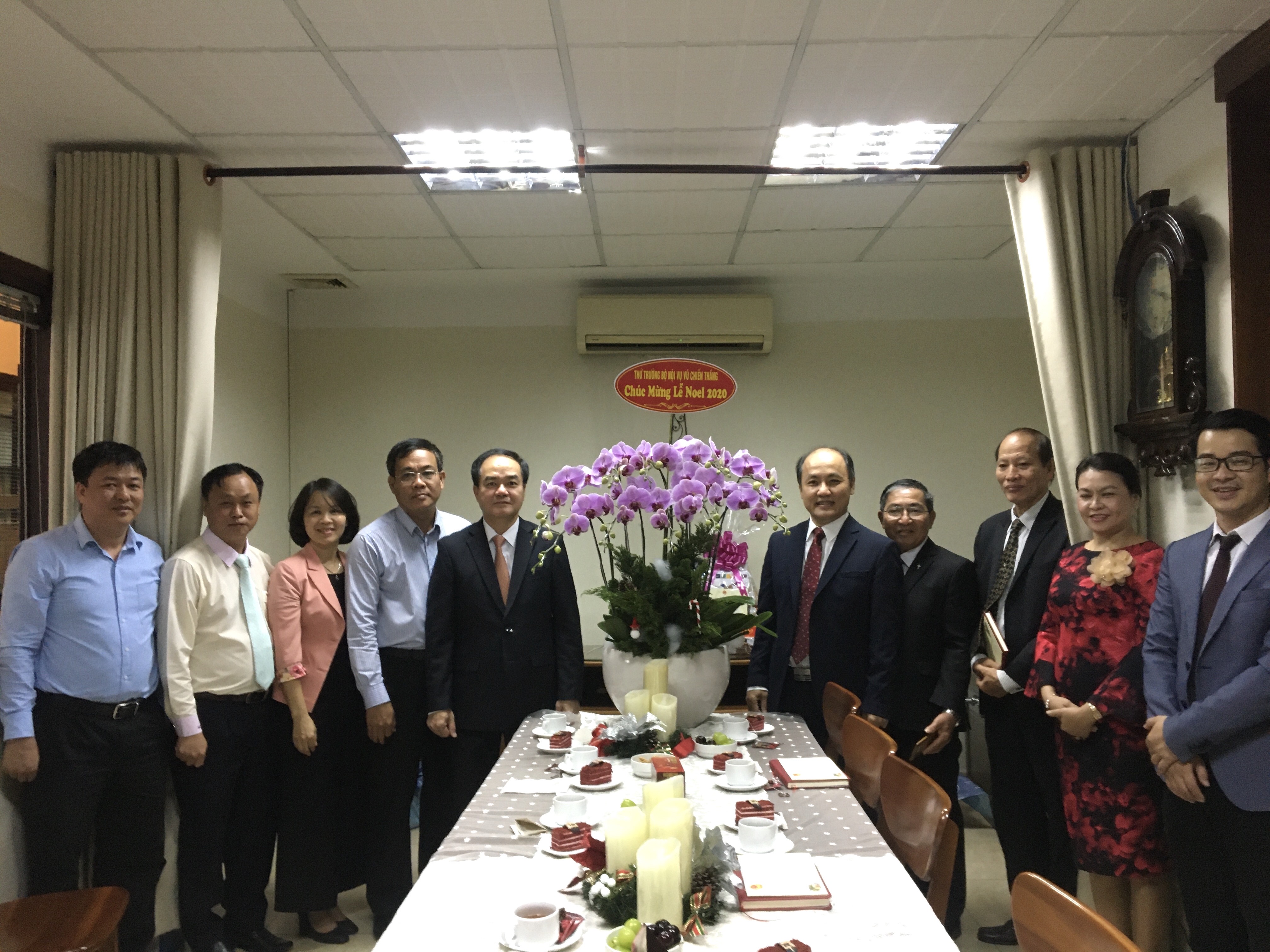 thu-truong-bo-noi-vu-vu-chien-thang-tham-chuc-mung-le-giang-sinh-2020-tai-thanh-pho-ho-chi-minh