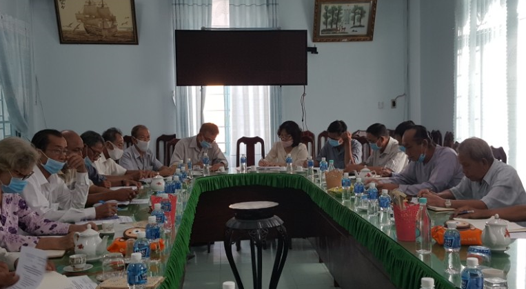 khong-to-chuc-le-ky-niem-82-nam-ngay-khai-sang-phat-giao-hoa-hao-tap-trung-dong-nguoi