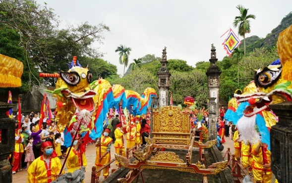 soi-noi-cac-hoat-dong-tai-le-hoi-hoa-lu-ninh-binh